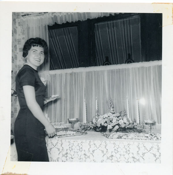 Suzanne Stratman at bridal shower, 1961